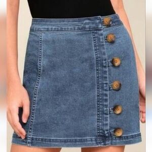 Free People denim mini skirt with tortoise shell side buttons blue jean womens 0